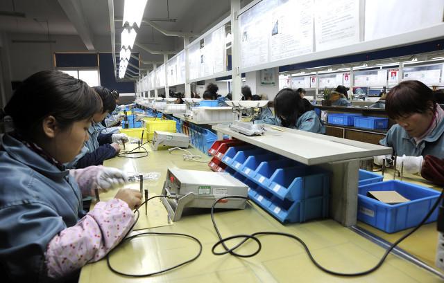 IM电竞 IM电竞app深圳电子生产行业普遍出现一线生产员工缺口大招人难的尴尬处境(图3)