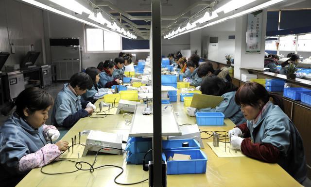 IM电竞 IM电竞app深圳电子生产行业普遍出现一线生产员工缺口大招人难的尴尬处境(图2)