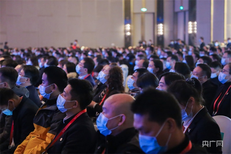 IM电竞 IM电竞app南昌着力打造国家级电子信息制造基地 今年产值近2000亿(图3)