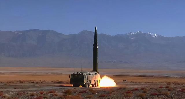 IM电竞 IM电竞app美国的绝密计划曝光用400个军事基地包围我国连核武都用上了(图7)