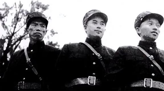 IM电竞 IM电竞平台51年毛主席接见梁兴初说错话机智挽回后梁兴初：主席就是反应快(图11)