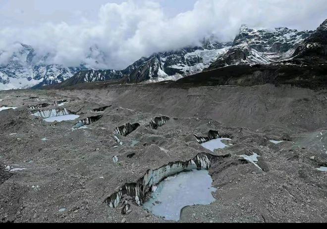 IM电竞 IM电竞平台复旦研究生珠峰登山去世曾距酒店900米获救保单有隐患(图2)